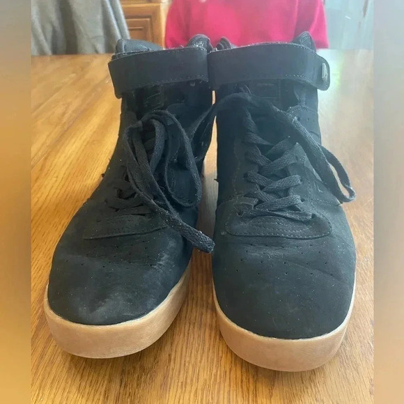 Fila vulc 13 black mid plus men's sneakers size 10 EUC #61 - Picture 2 of 8